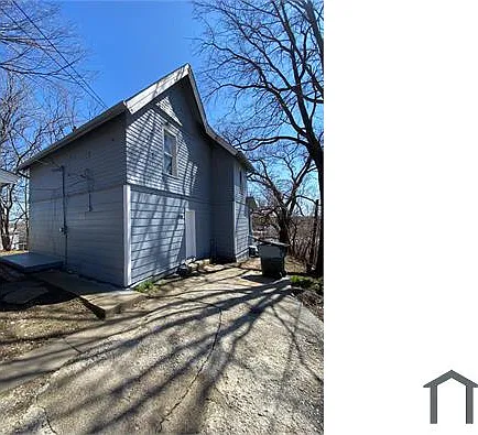616 E 6th St — Photo 13