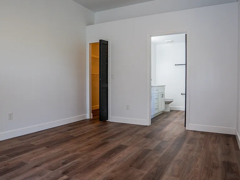 8848 Parliament Ct — Photo 15