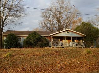 17 Laneview Concord Rd, Trenton, TN 38382