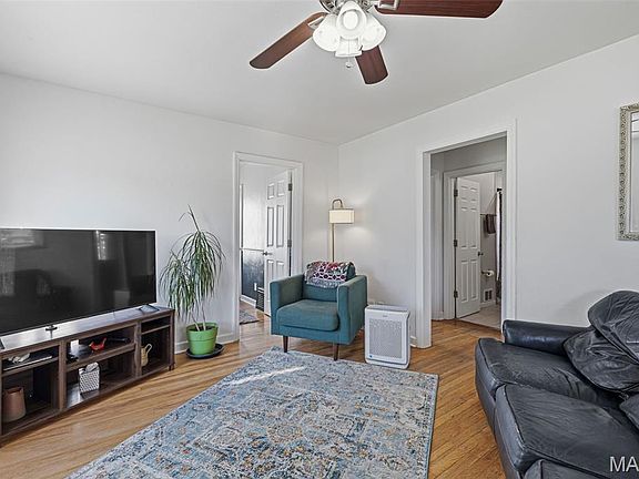 4th image of 9233 Southview Ln