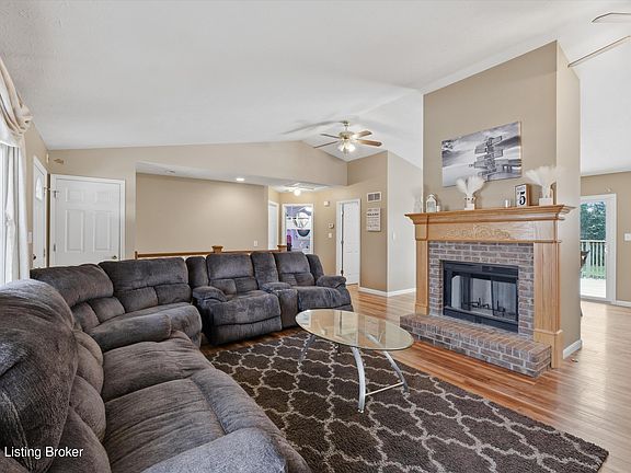 5th image of 7001 Derby Dr