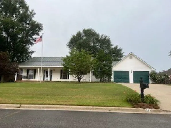 111 Twin Oak Dr, Florence, AL 35633