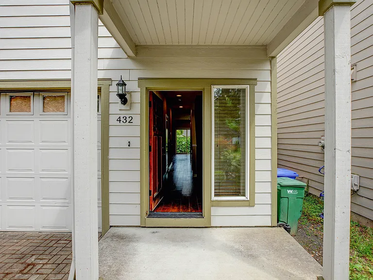 432 NE 136th Ave — Photo 3