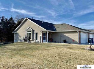 805 Carlton Dr, Lincoln, NE 68512