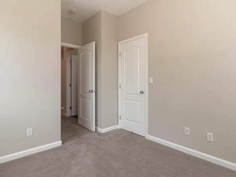 568 Engle Ct — Photo 15