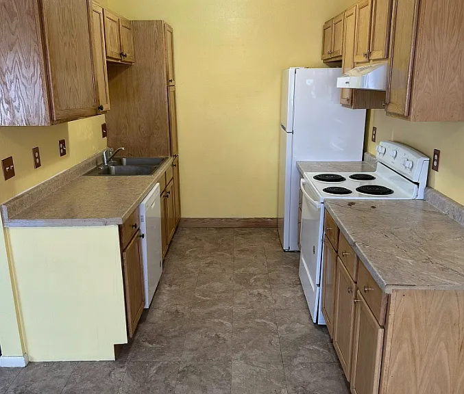 2602 Fertig Dr #B — Photo 2