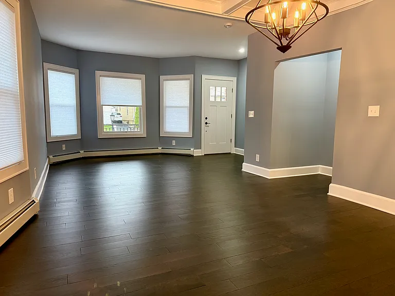 59 Laurel Ave #1R — Photo 2