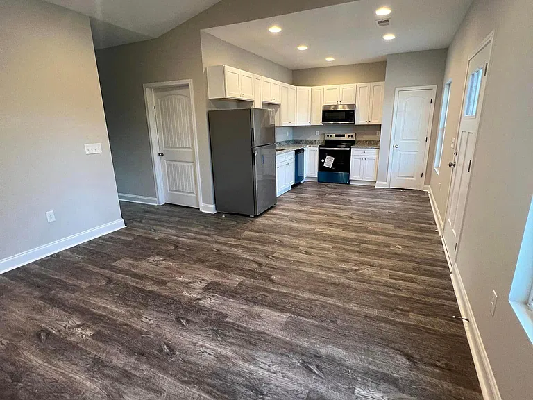 699 Love Springs Rd #B — Photo 7