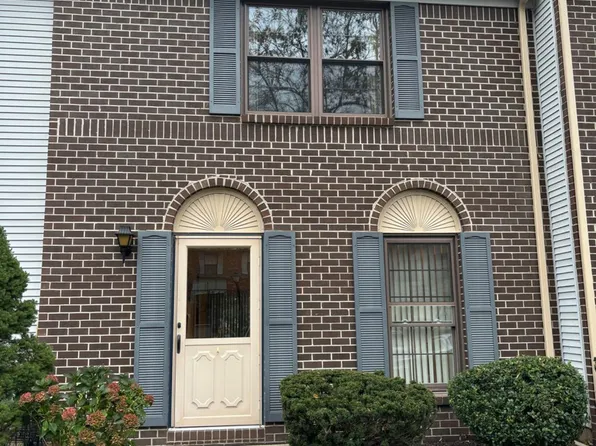 133 Berkshire Ct, Piscataway, NJ 08854