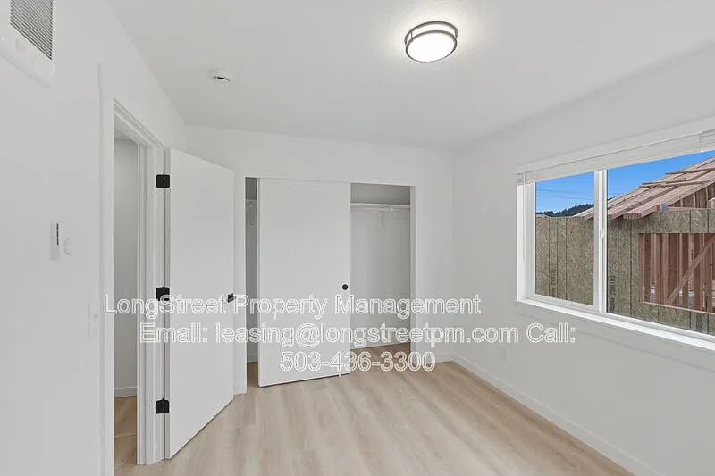 3 bed, 2.0 bath, 1300 sqft, $2,195 — Photo 2