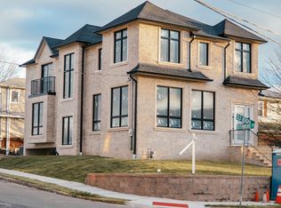 520 Deerwood Rd, Fort Lee, NJ 07024