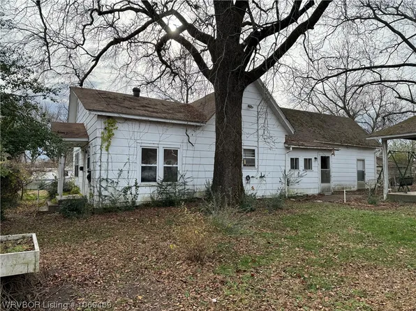 310 Gann St, Mena, AR 71953