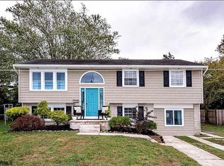 15 Schoolhouse Dr, Somers Point, NJ 08244