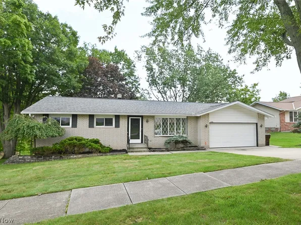 2745 Brian Dr, Parma, OH 44134