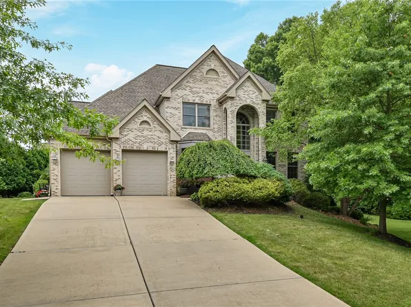 107 Northfield Dr, Pittsburgh, PA 15237