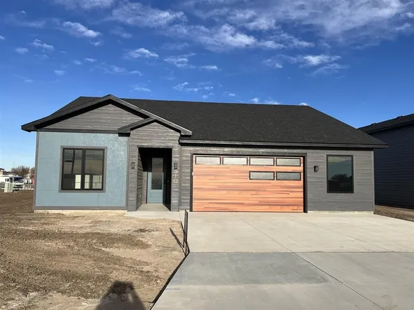 910 Malgretout Pkwy, Dodge City, KS 67801