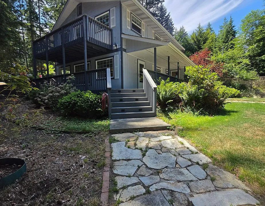 31 Salal Way