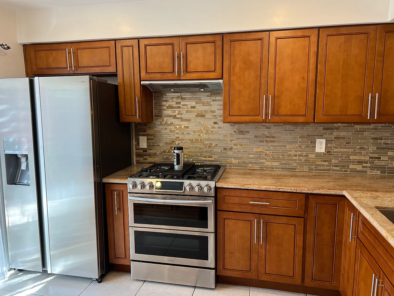 3 bed, 2.5 bath, 1357 sqft, $3,895 — Photo 2