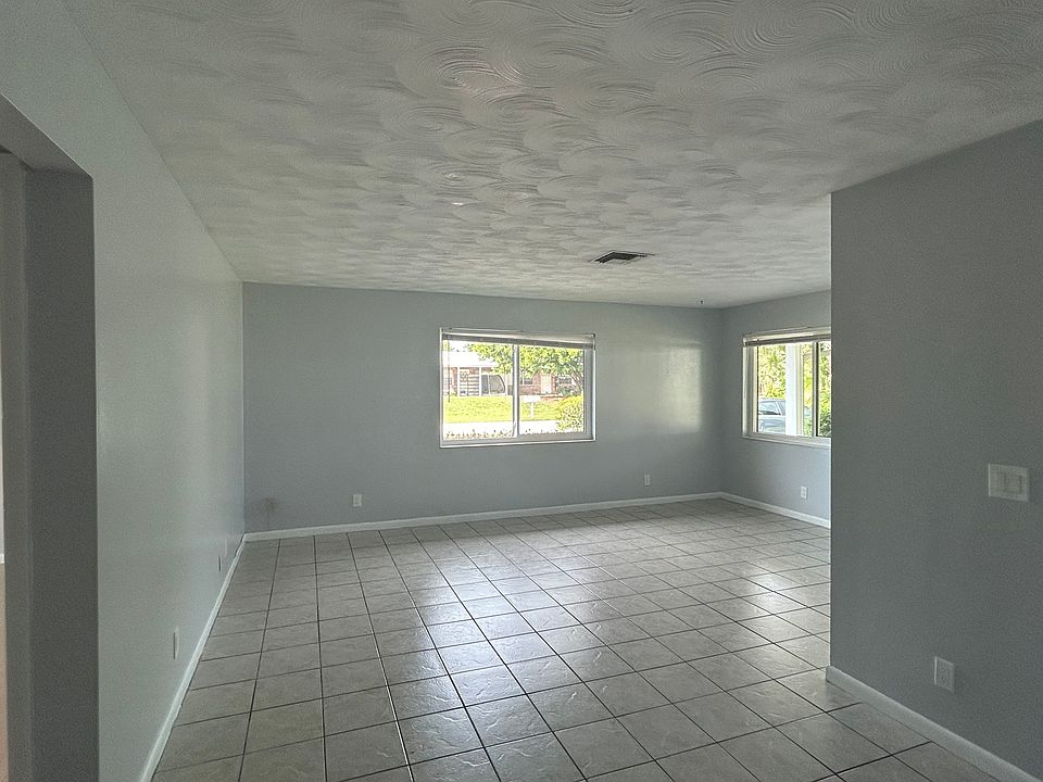 1st image of 860 NW 10th Ter APT 1
