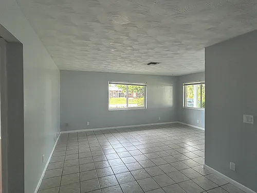 860 NW 10th Ter #1 Photo 1