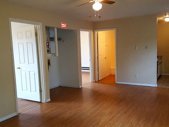 Living Room - front door perspective