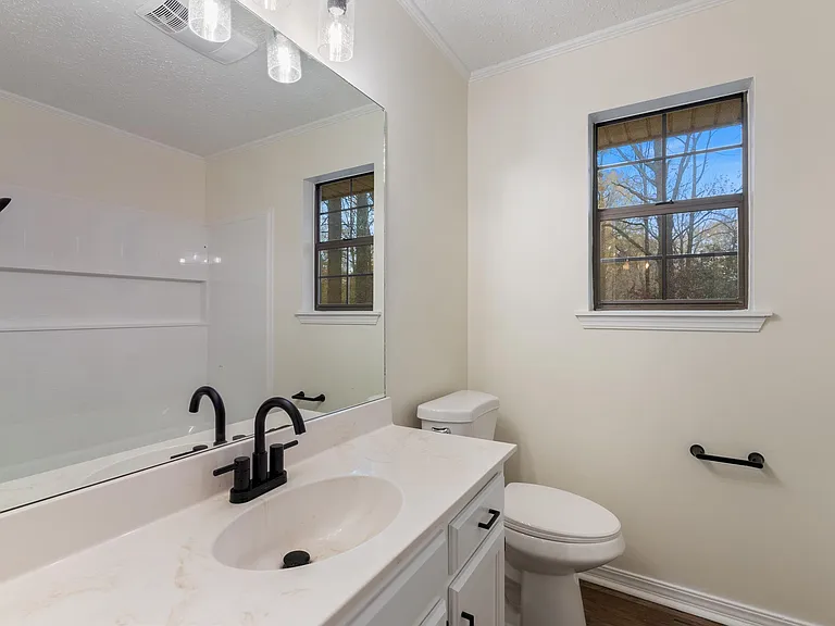 10 Woodbridge Dr — Photo 12