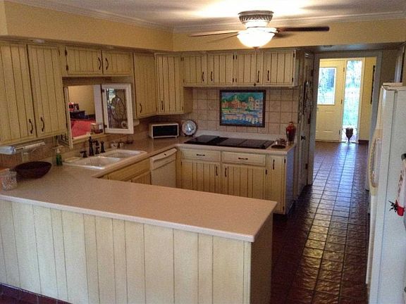 4th image of 121 Wildwood Dr