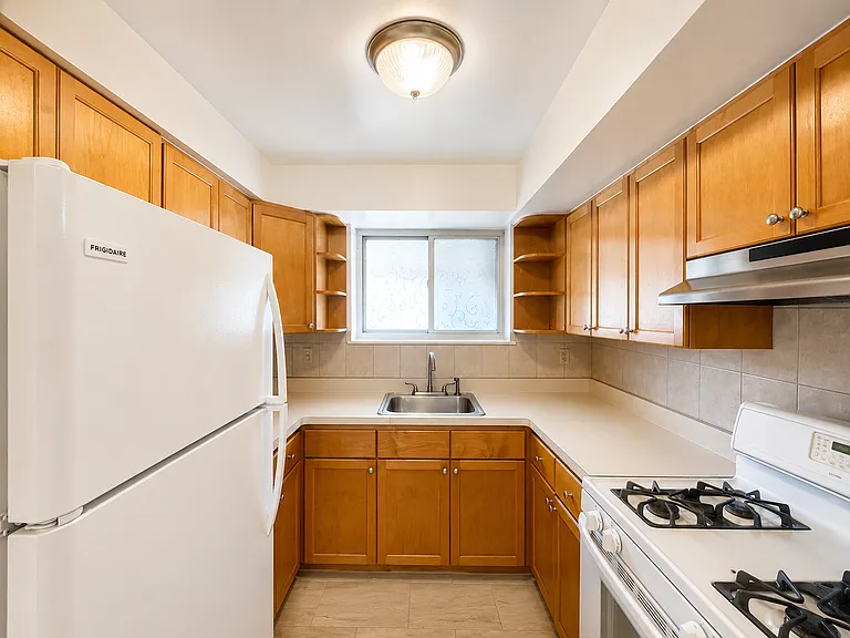 533 Soundview Ave #3 — Photo 1