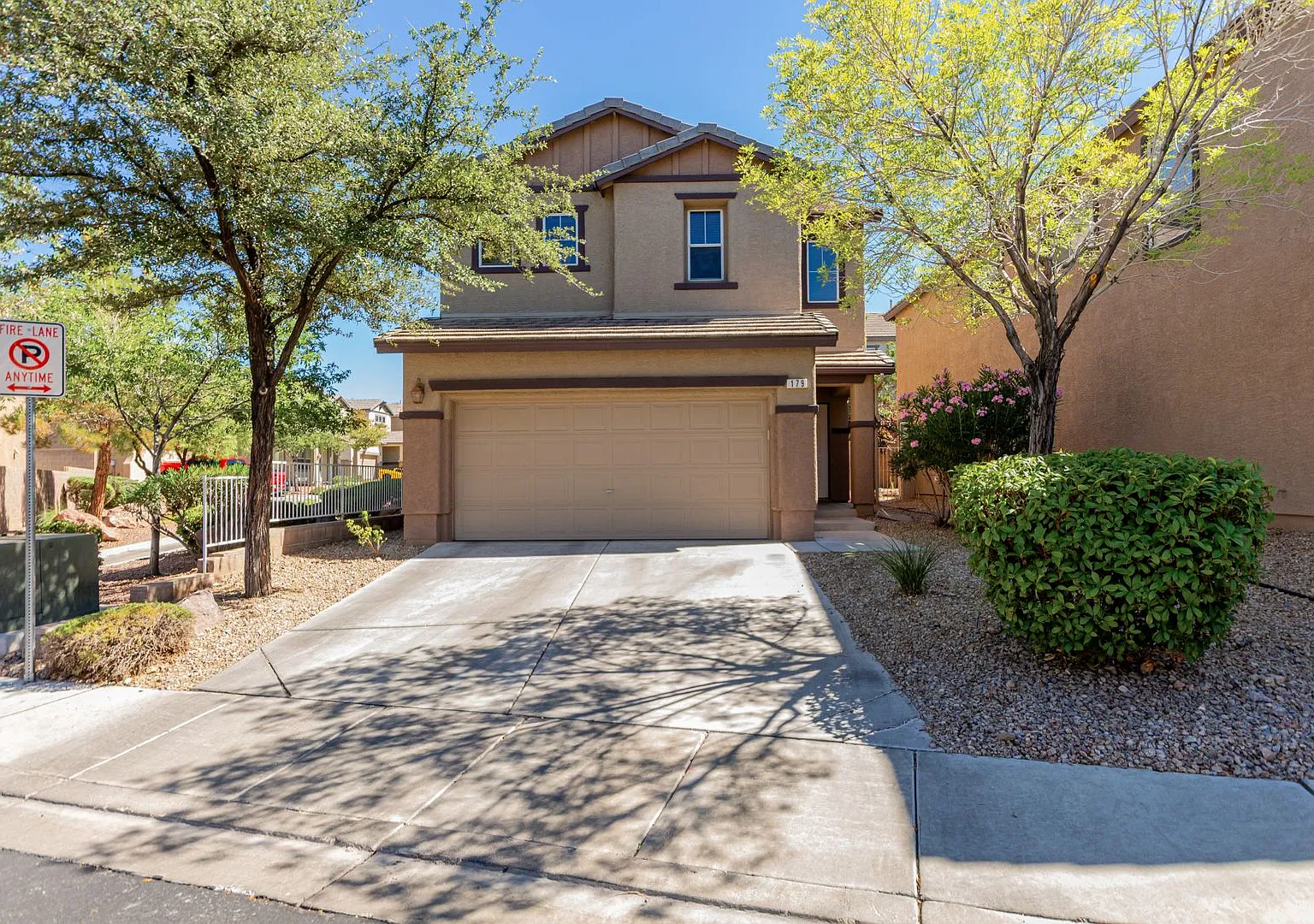 Gated 3 bedroom home in Paradise Hills Henderson — Photo 1