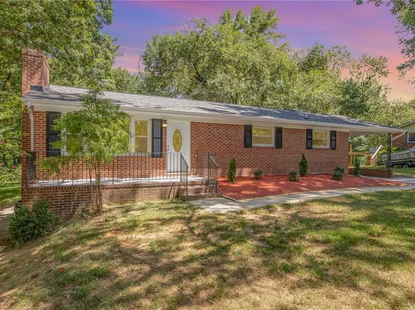 4561 Emily Dr, Kernersville, NC 27284