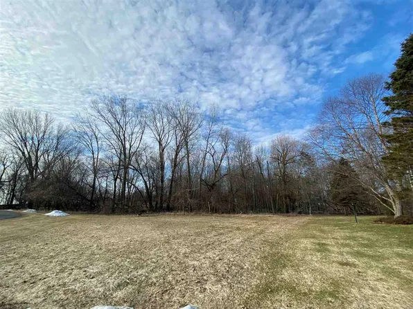 4000 Michigan Shores Dr, Menominee, MI 49858