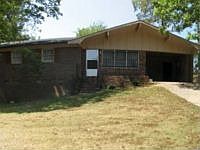 1st image of 401 Maxanna Dr