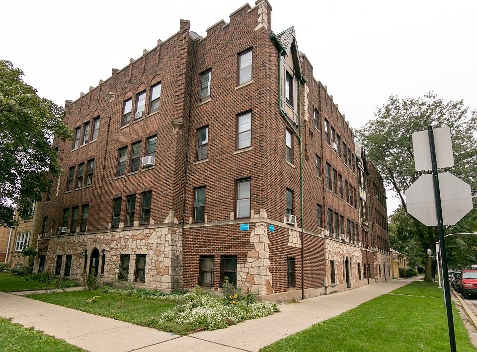 1st image of 2443 W Rosemont Ave APT 2