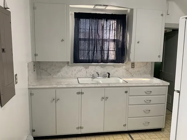 917 Haw St — Photo 18