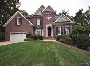 904 Woodvine Rd, Asheville, NC 28803