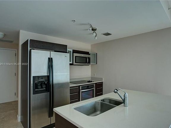 5th image of 1900 N Bayshore Dr APT 1603