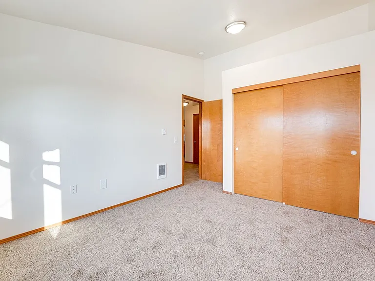 Big Meadow Apartments — Photo 41