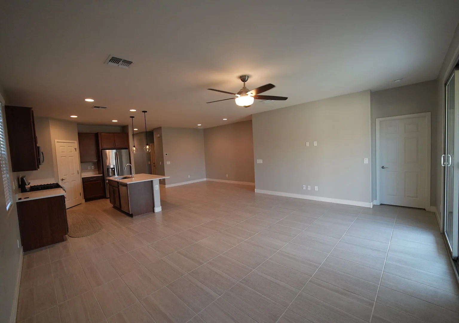 3 bed, 1660 sqft, $2,300 — Photo 3