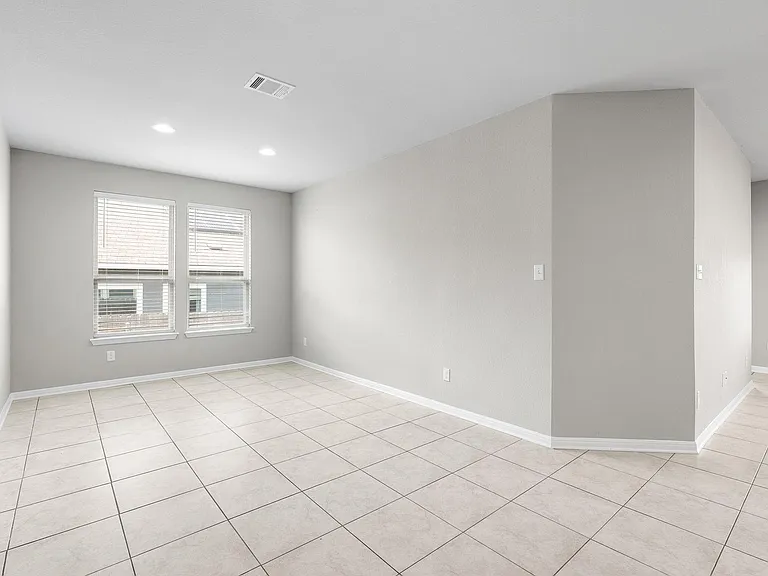 313 McLintock Rd — Photo 12
