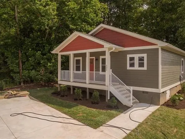 505 Pearl View Dr, Black Mountain, NC 28711