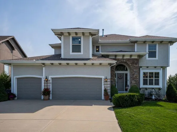 12475 S Solomon Rd, Olathe, KS 66061