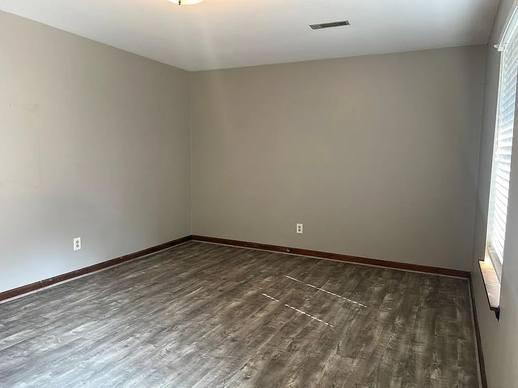 2 bed, 885 sqft, $1,100 — Photo 3