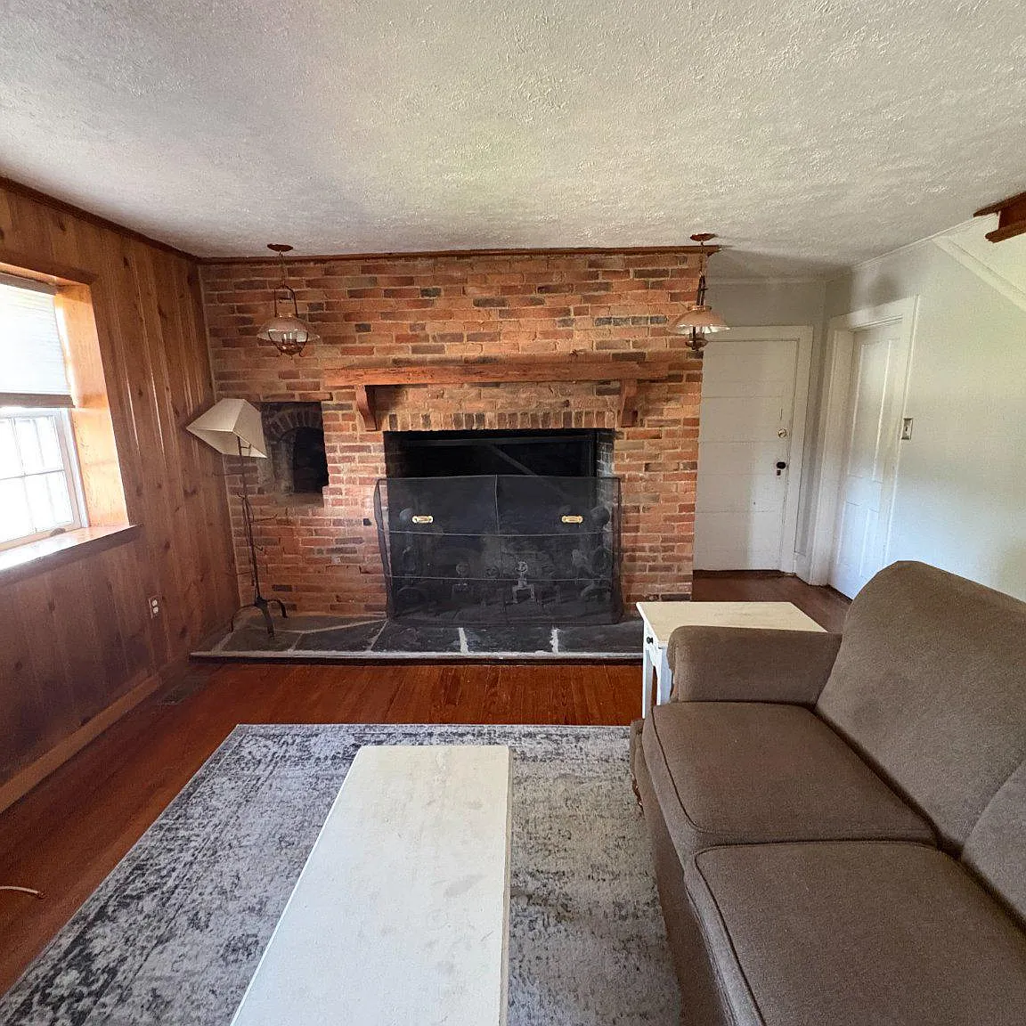 4 bed, 2.0 bath, 2000 sqft, $2,500 — Photo 4