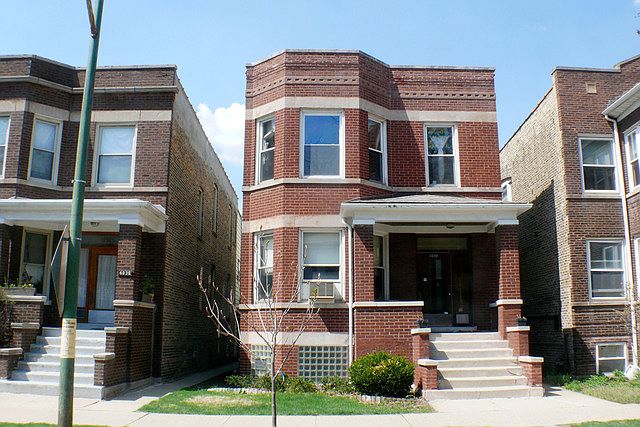 1st image of 4838 N Claremont Ave