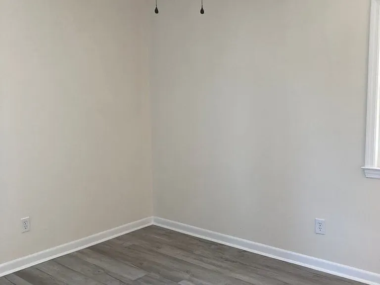 2913 Monroe Dr — Photo 10
