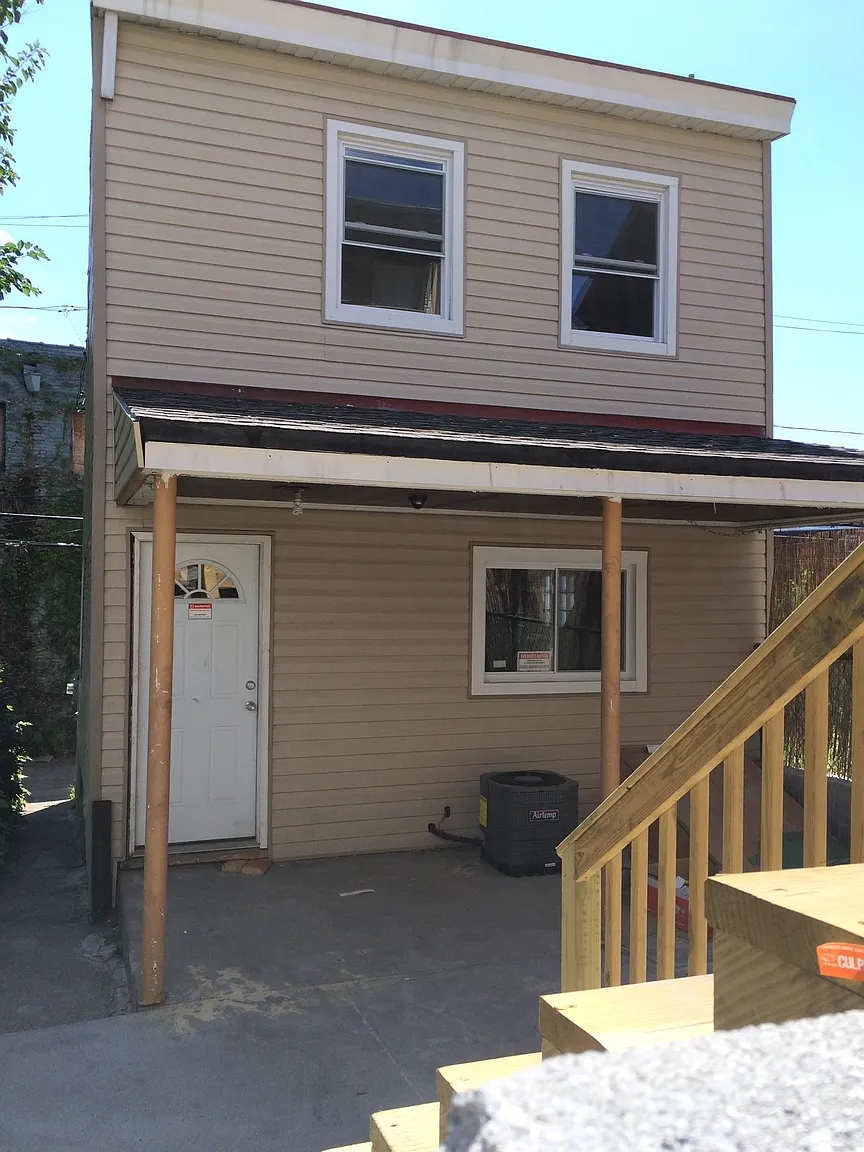 4070 Howley St photo 1