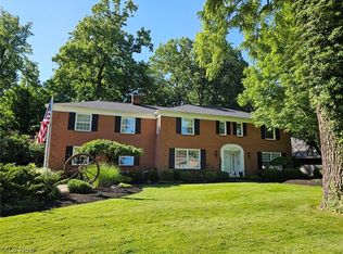 4375 Valley Forge Dr, Fairview Park, OH 44126