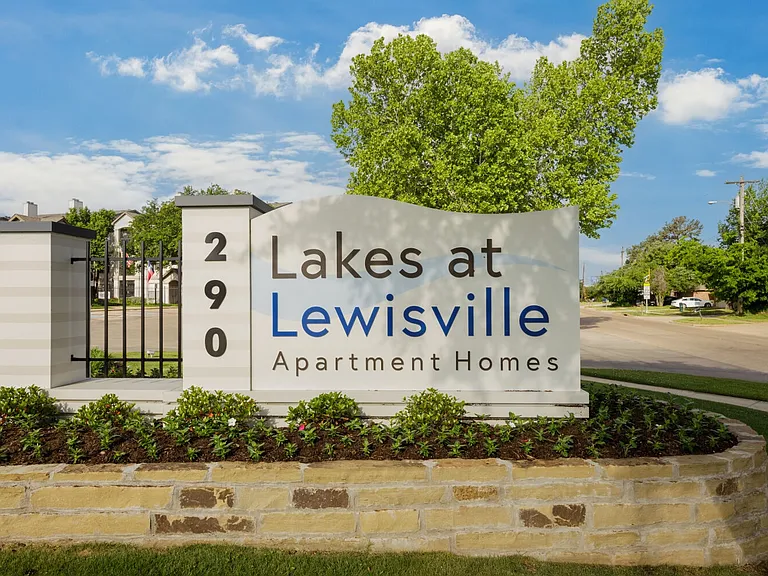 Lakes At Lewisville — Photo 37