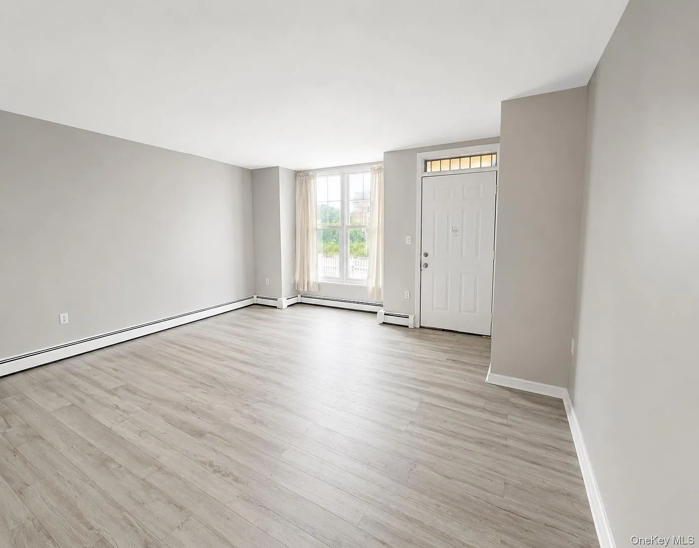 2 bed, 1.0 bath, 750 sqft, $3,100 — Photo 2