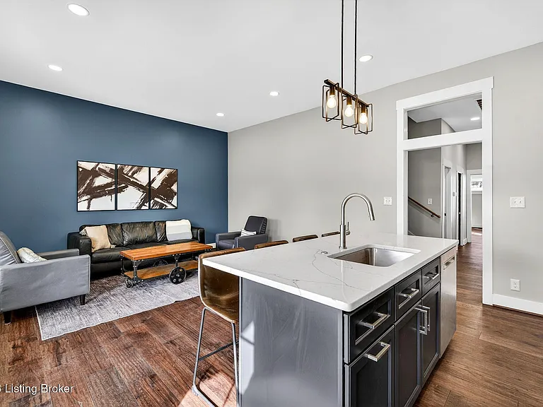 914 Ash St — Photo 14
